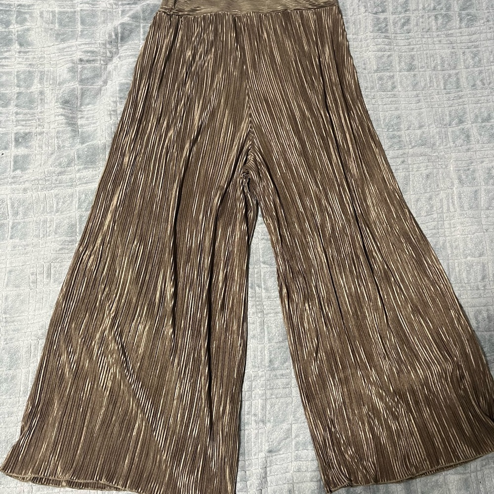 Boohoo Olive Pleated Trousers